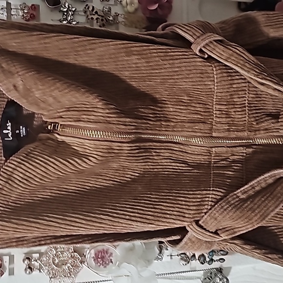 NWOT OVER ALLS PERFECT FOR FALL! SIZE SMALL - Picture 2 of 8